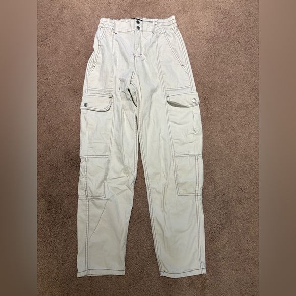3/$12 Bluenotes High Rise Utility Pants - Cream size small - Picture 2 of 4